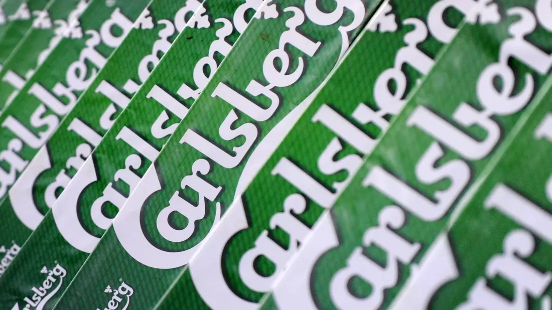 Der Brauereikonzern Carlsberg schreibt rote Zahlen. - Bild: Marcus Brandt/dpa