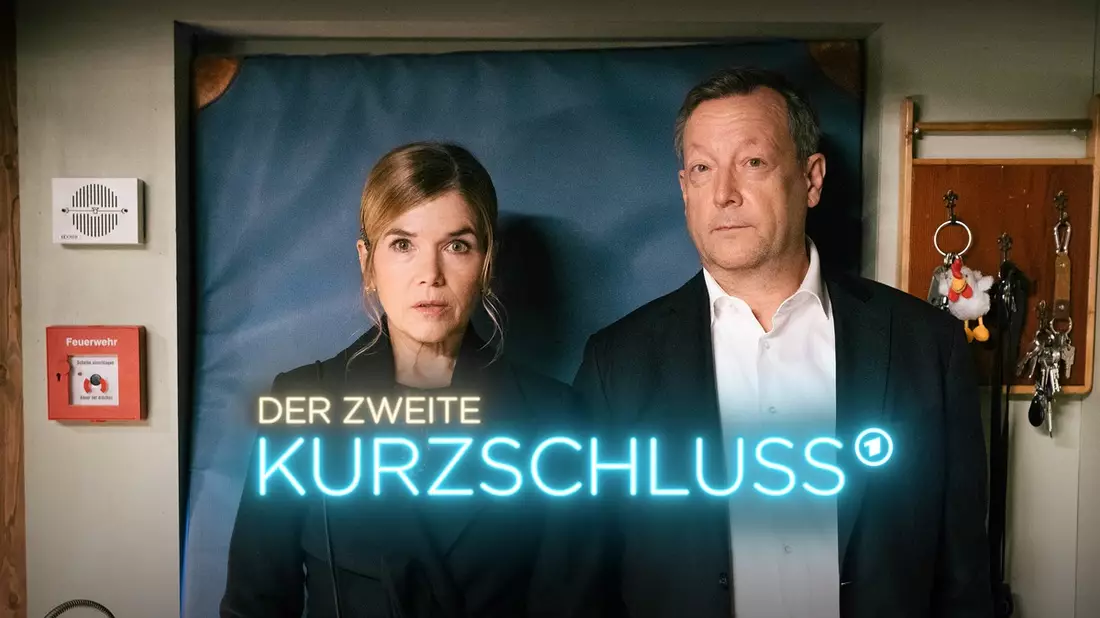 Anke Engelke und Matthias Brandt in Der zweite Kurzschluss ab 23. Februar auf vielen gängigen Plattformen, unter anderem Amazon und Google zum Kaufen und Leihen erhältlich - Bild: presseportal.de