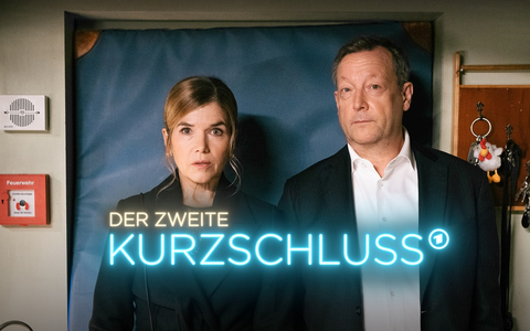 Anke Engelke und Matthias Brandt in Der zweite Kurzschluss ab 23. Februar auf vielen gängigen Plattformen, unter anderem Amazon und Google zum Kaufen und Leihen erhältlich - Foto: presseportal.de