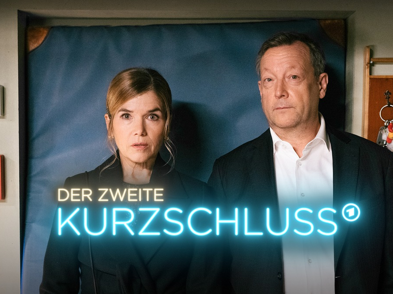 Anke Engelke und Matthias Brandt in Der zweite Kurzschluss ab 23. Februar auf vielen gängigen Plattformen, unter anderem Amazon und Google zum Kaufen und Leihen erhältlich - Foto: presseportal.de