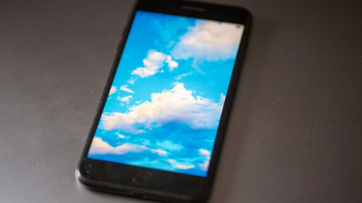 Beim Kurznachrichtendienst Bluesky, eine Alternative zum Twitter-Nachfolger X, können sich nun alle Interessenten anmelden. - Foto: Fernando Gutierrez-Juarez/dpa