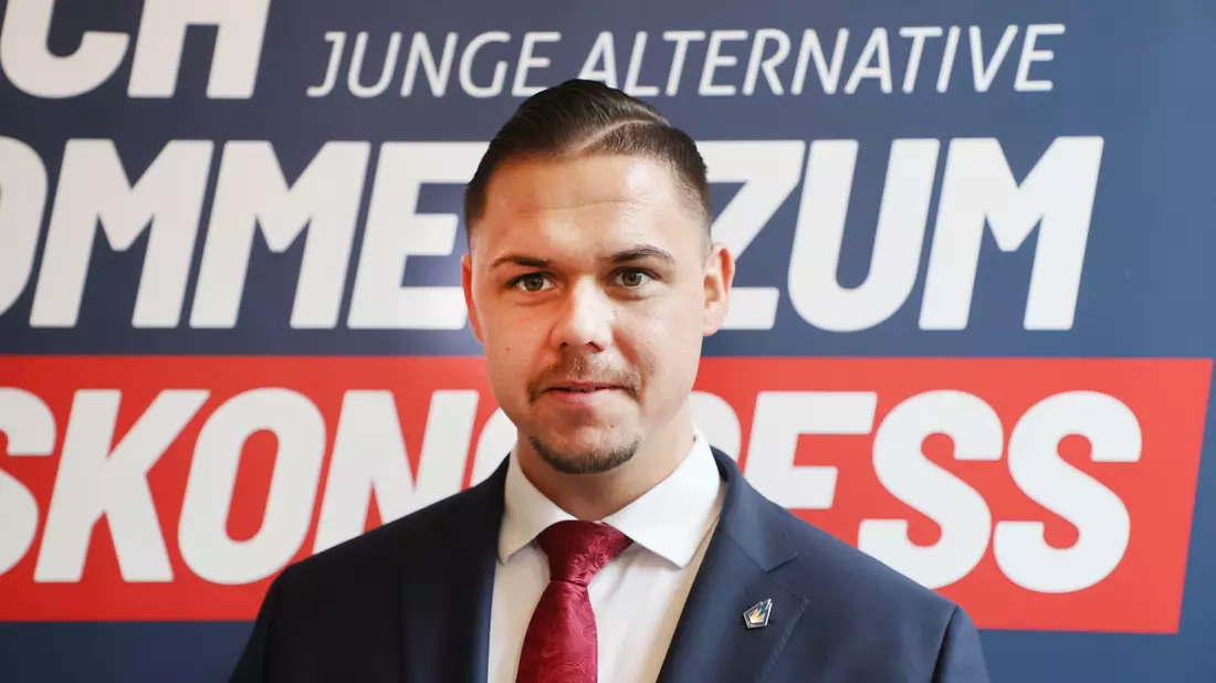 FDP-Politikerin Strack-Zimmermann sieht es mit Sorge, dass der JA-Vorsitzende Hannes Gnauck weiterhin für die AfD im Verteidigungsausschuss des Bundestages sitzt. - Bild: Bodo Schackow/dpa