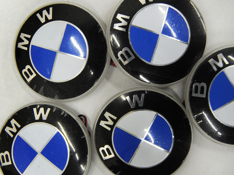 Amazon habe die verdächtigen Aktivitäten mithilfe fortschrittlicher Technologien maschinellen Lernens entdeckt und mit der BMW Group zusammengearbeitet, um zu bestätigen, dass es sich bei den fraglichen Produkten um Fälschungen handelte. - Foto: Holger Hollemann/dpa