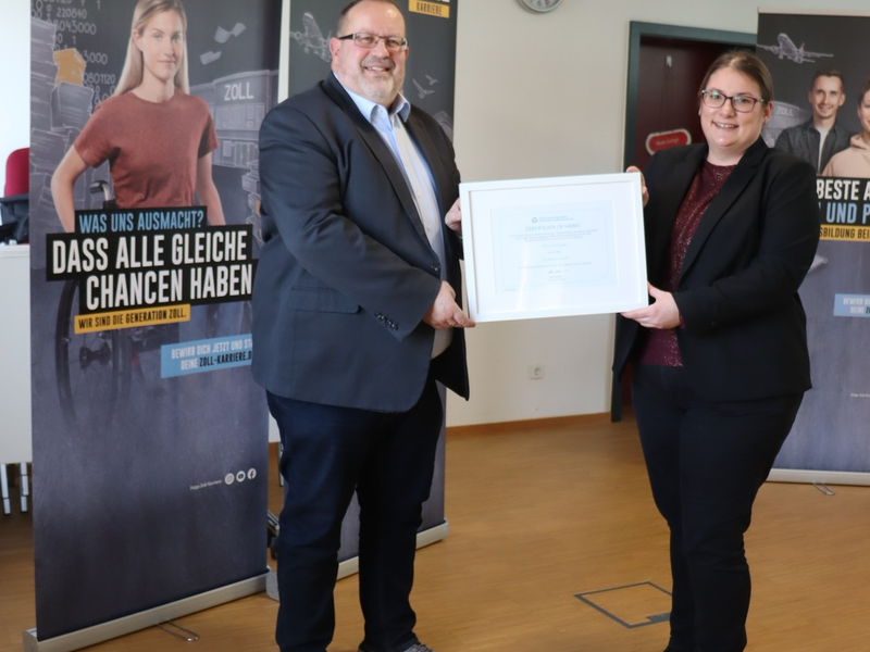 HZA-LÖ: Zoll verleiht Zertifikate der Weltzollorganisation - Foto: presseportal.de