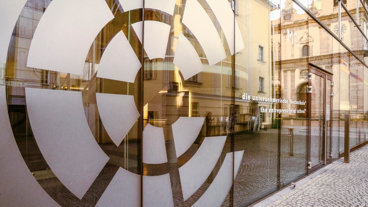 Land Tirol fördert MCI Forschungszentrum für Innovation im Sozial- und Gesundheitswesen - Foto: presseportal.de