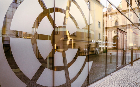 Land Tirol fördert MCI Forschungszentrum für Innovation im Sozial- und Gesundheitswesen - Foto: presseportal.de Land Tirol fördert MCI Forschungszentrum für Innovation im Sozial- und Gesundheitswesen - Foto: presseportal.de