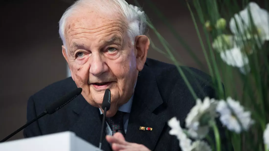 Alfred Grosser ist im Alter von 99 Jahren gestorben. - Bild: picture alliance / Frank Rumpenhorst/dpa