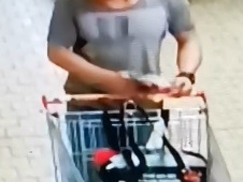 LPI-EF: Öffentlichkeitsfahndung nach Räuber - Foto: presseportal.de