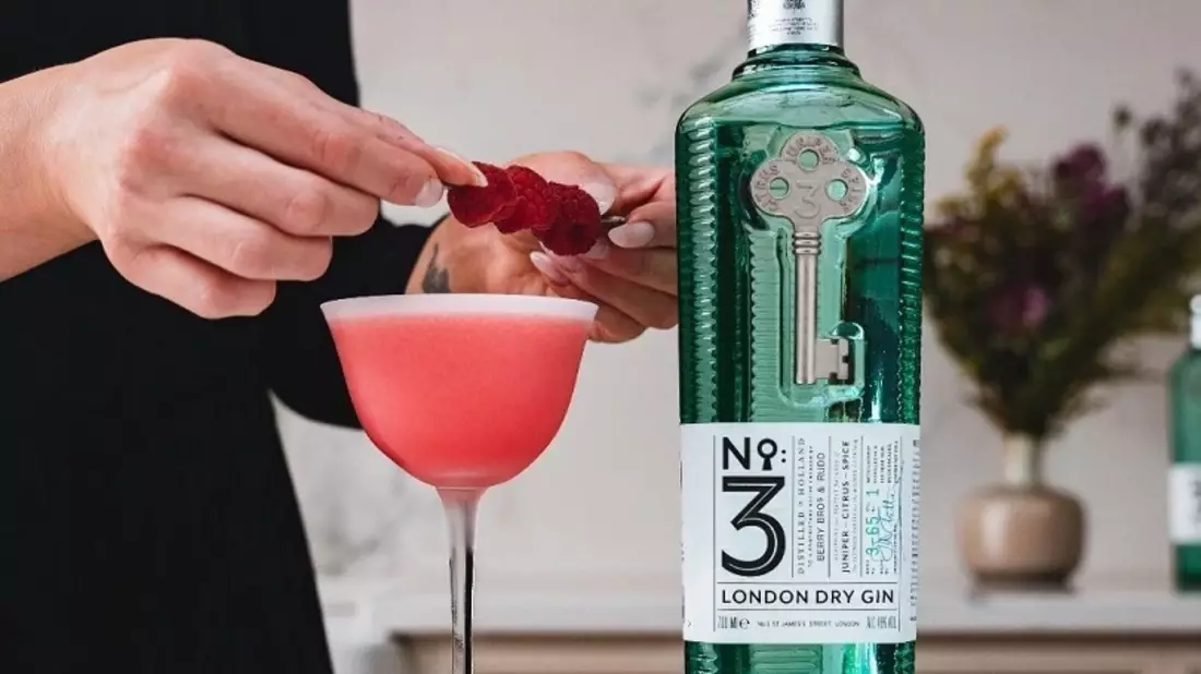 Clover Club: Ein Cocktail zum Verlieben mit No. 3 Gin - Bild: presseportal.de