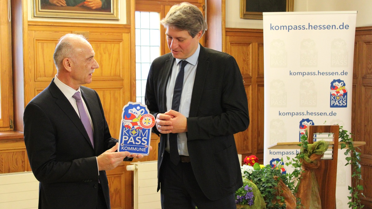 POL-HR: Stadt Homberg (Efze) mit Sicherheitssiegel der Initiative KOMPASS ausgezeichnet - Foto: presseportal.de