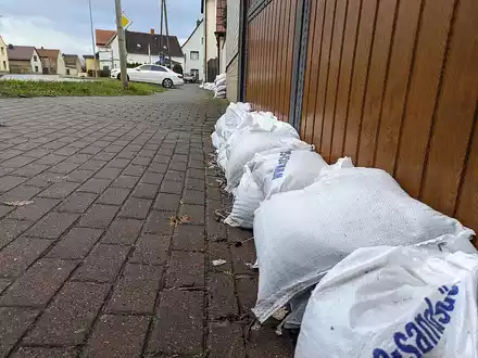 Sandsäcke zum Hochwasserschutz (Archiv) - Foto: über dts Nachrichtenagentur