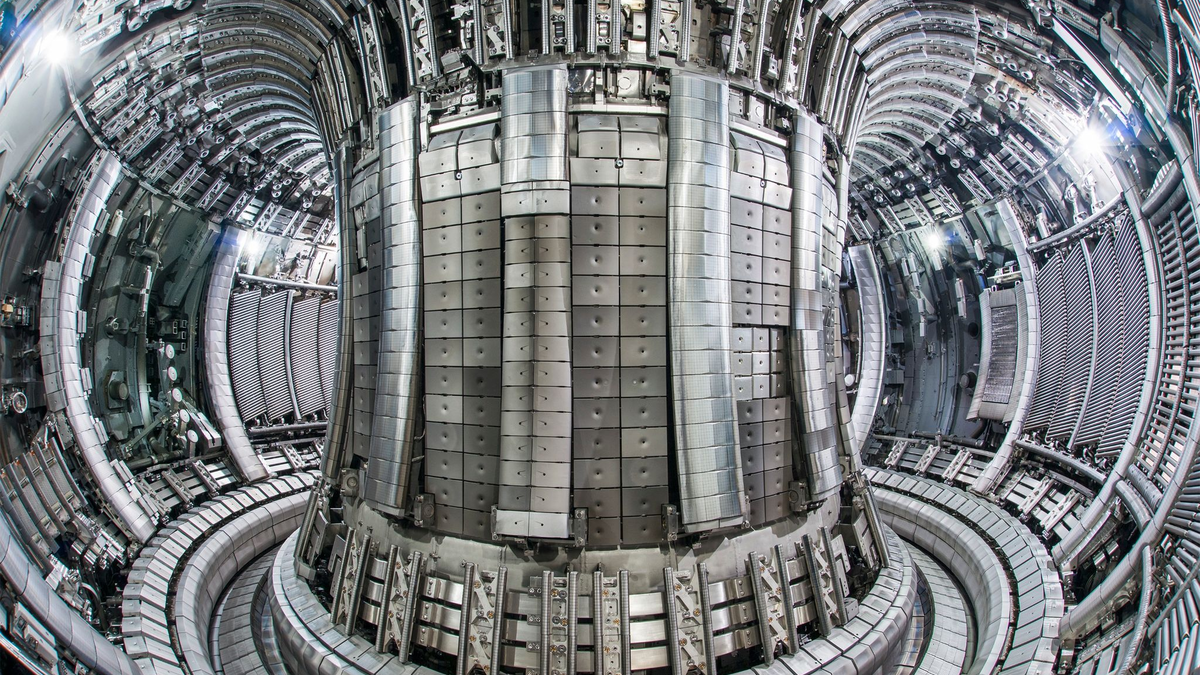 Das Innere der Kernfusionsanlage «Jet» (Joint European Torus) im britischen Culham. - Foto: Ukaea/dpa