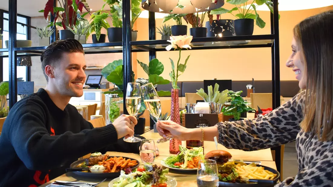 Zeit zu zweit genießen: XXXL Valentinstags-Aktion in den XXXL Restaurants - Bild: presseportal.de
