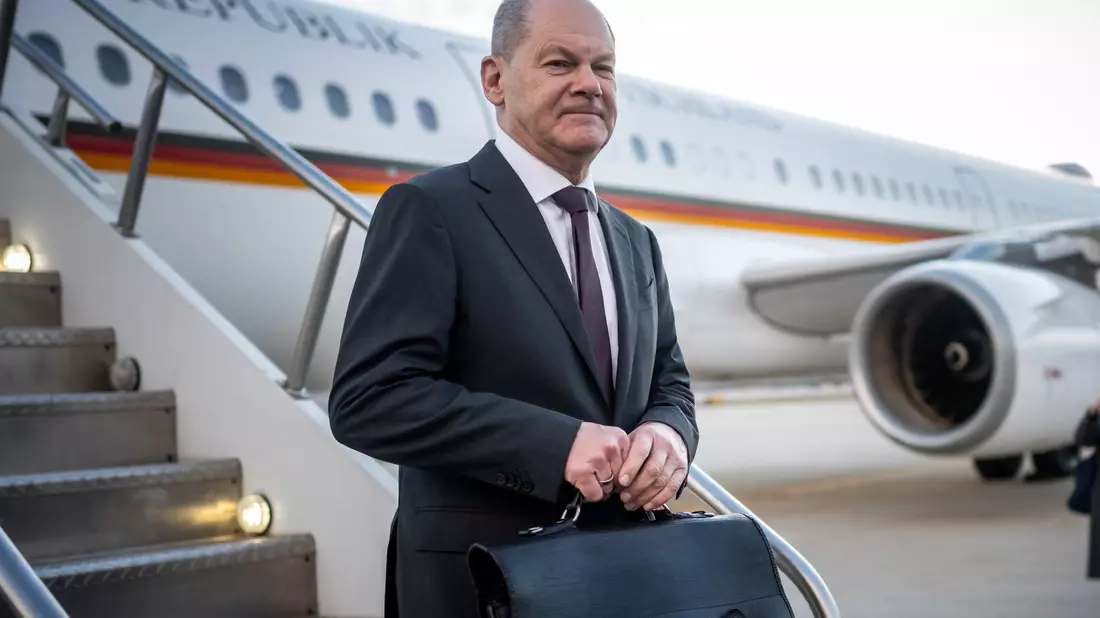 Bundeskanzler Olaf Scholz versucht derzeit, die EU-Partner zu mehr Militärhilfe für die Ukraine zu bewegen - auch die USA. - Bild: Michael Kappeler/dpa