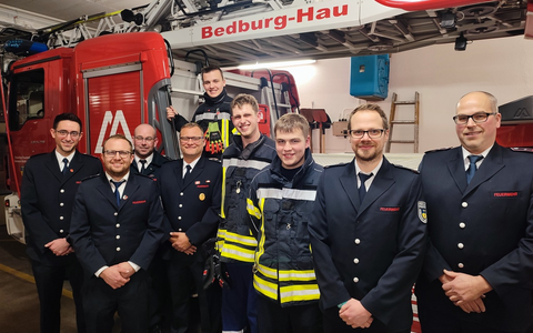 FW-KLE: Freiwillige Feuerwehr Bedburg-Hau bekommt Nachwuchs/ Mitglieder der Jugendfeuerwehr wechseln in die aktive Wehr - Foto: presseportal.de