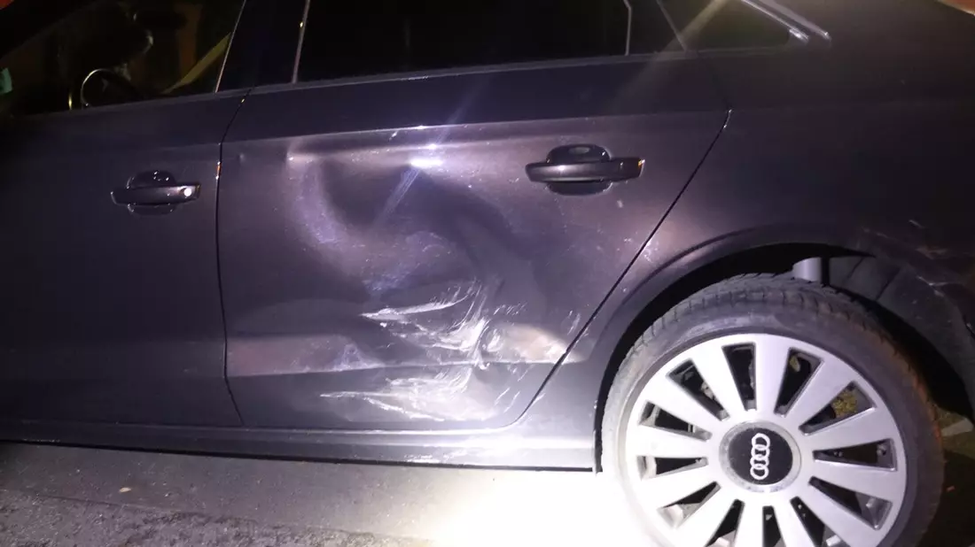 POL-HF: Parkende Fahrzeuge beschädigt- Verursacher flüchtet - Bild: presseportal.de