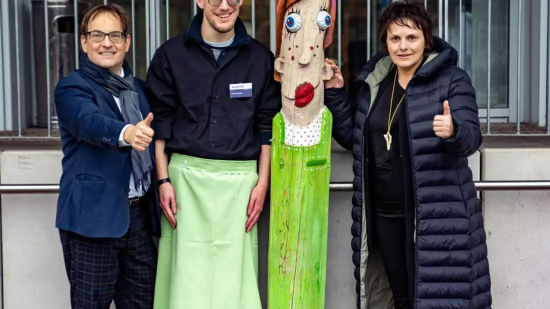 POL-MFR: (143) Tante Noris ist wieder da - Personenkontrolle führt u.a. zum Auffinden der im Juni 2023 entwendeten Skulptur - Bild: presseportal.de