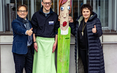 POL-MFR: (143) Tante Noris ist wieder da - Personenkontrolle führt u.a. zum Auffinden der im Juni 2023 entwendeten Skulptur - Foto: presseportal.de