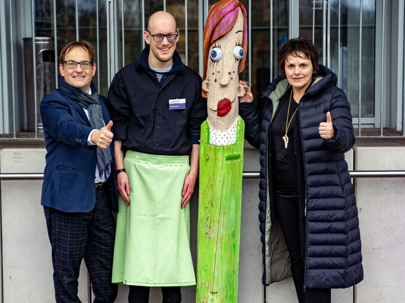 POL-MFR: (143) Tante Noris ist wieder da - Personenkontrolle führt u.a. zum Auffinden der im Juni 2023 entwendeten Skulptur - Foto: presseportal.de