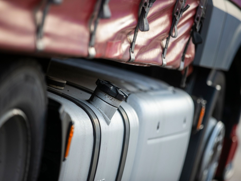 Im Koalitionsstreit über schärfere CO2-Standards für Lastwagen in der EU gibt es eine Einigung. - Foto: Thomas Banneyer/dpa