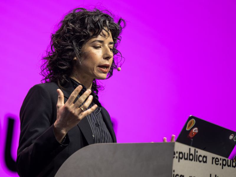 Die amerikanische KI-Expertin Meredith Whittaker erhält in diesem Jahr den Helmut-Schmidt-Zukunftspreis. - Foto: Monika Skolimowska/dpa