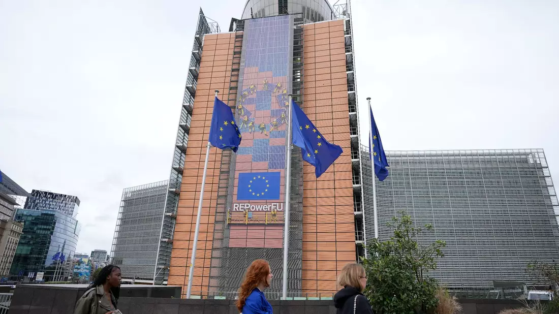 Die Pläne sehen vor, dass bei EU-Zielvorgaben für den Abbau von zu hohen Defiziten und Schuldenständen die individuelle Situation von Ländern stärker als bislang berücksichtigt wird. - Bild: Virginia Mayo/AP/dpa