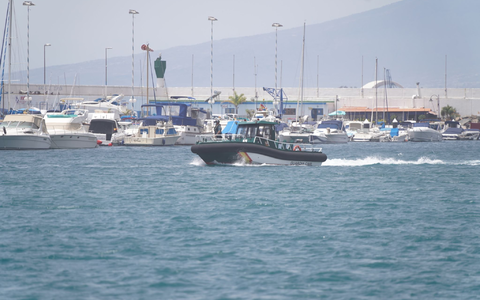 Beamte der spanischen Guardia Civil sind im Hafen von Barbate getötet worden. Das Entsetzen ist groß (Archivbild). - Foto: -/Europa Press/dpa