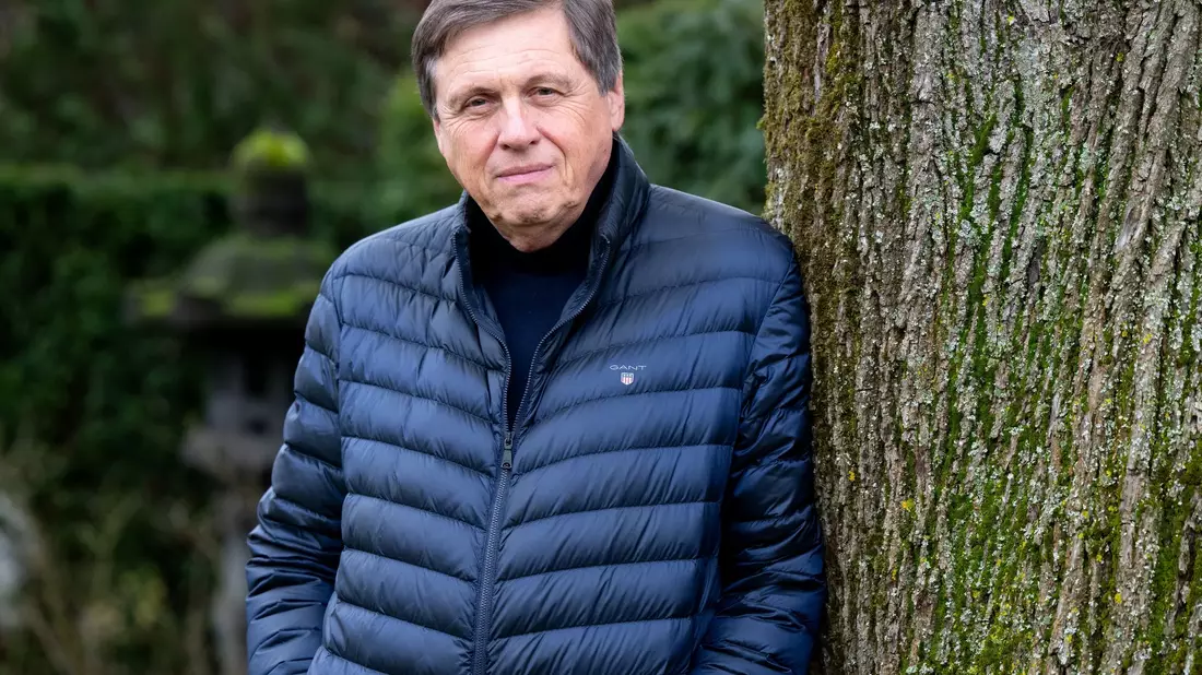 «Ja. Da draußen gibt es welche, aber wir werden sie nie treffen. Selbst kommunizieren werden nie mit ihnen. Aber es muss sie geben», sagt der Physiker und frühere Astronaut Ulrich Walter. - Bild: Sven Hoppe/dpa