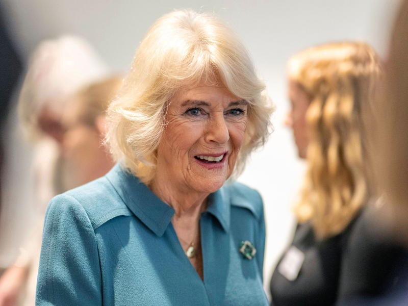 Die britische Königin Camilla hält das royale Spektakel am Laufen. - Foto: Paul Grover/POOL The Telegraph/AP/dpa