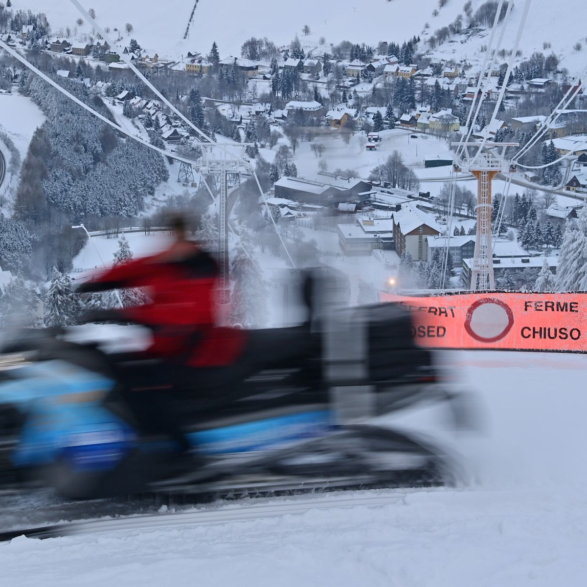 Zwei Münchener haben sich bei einem Unfall mit einem Motorschlitten schwer verletzt (Symbolbild). - Foto: Hendrik Schmidt/dpa-Zentralbild/dpa