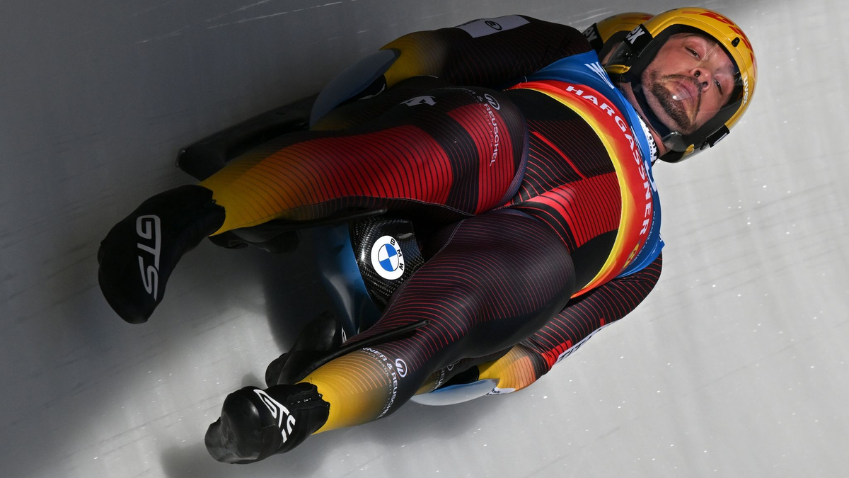 Sind in Oberhof auf das Podest gefahren: Tobias Wendl und Tobias Arlt. - Foto: Martin Schutt/dpa