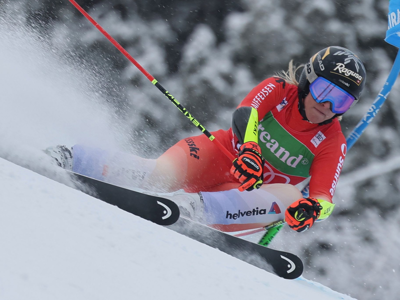 Die Schweizerin Lara Gut Behrami war in Soldeu die Schnellste. - Foto: Marco Trovati/AP/dpa