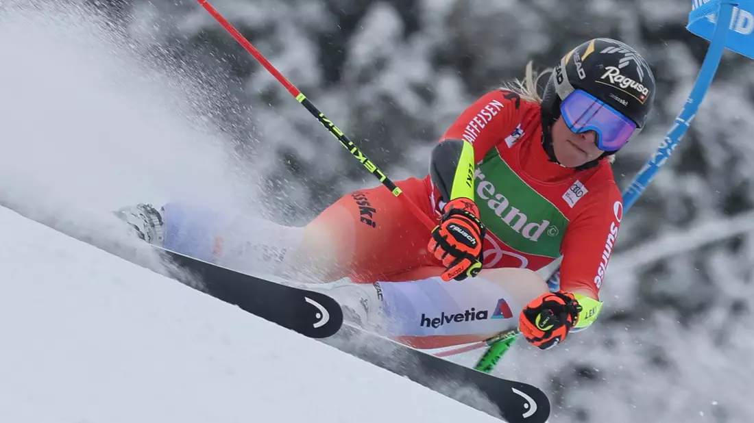 Die Schweizerin Lara Gut-Behrami war in Soldeu die Schnellste. - Bild: Marco Trovati/AP/dpa