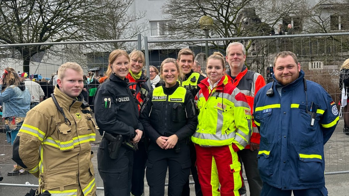 POL-OS: Osnabrück: Positive Bilanz der Polizei Osnabrück zum Karnevalsumzug am Ossensamstag - Foto: presseportal.de