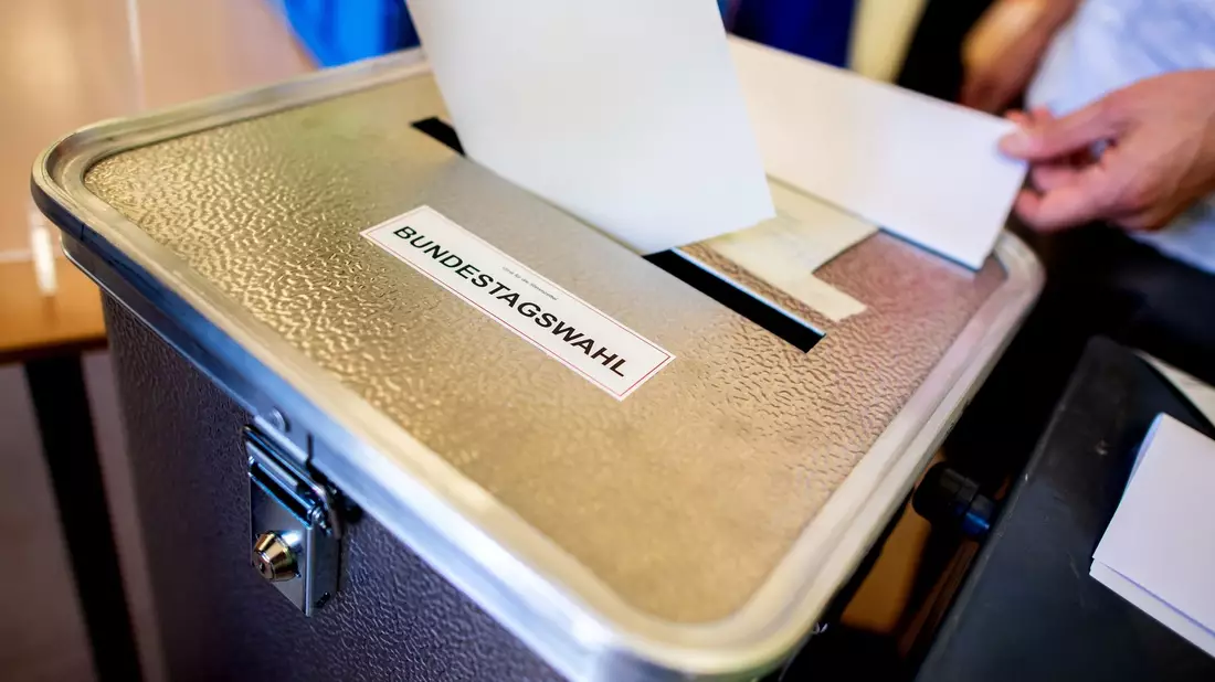 Zur Stimmabgabe aufgerufen sind 549.549 Berlinerinnen und Berliner statt zuletzt 2,47 Millionen. - Bild: Hauke-Christian Dittrich/dpa