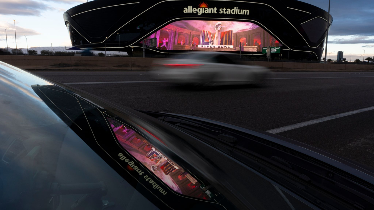 Im Allegiant Stadium in Las Vegas wird der 58. Super Bowl ausgetragen. - Foto: Gregory Bull/AP/dpa