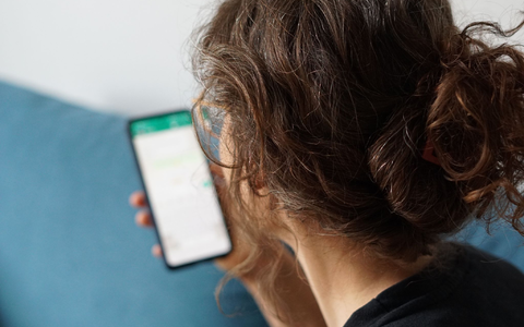 Kein Anruf, keine Nachricht, nichts: Auch früher wurden Menschen nach dem Kennenlernen einfach sitzengelassen, aber heutzutage gilt dies in der Datingwelt als «Plage». - Foto: Weronika Peneshko/dpa Kein Anruf, keine Nachricht, nichts: Auch früher wurden Menschen nach dem Kennenlernen einfach sitzengelassen, aber heutzutage gilt dies in der Datingwelt als «Plage». - Foto: Weronika Peneshko/dpa