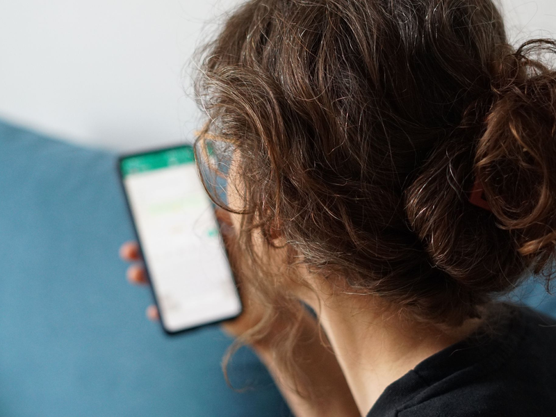 Kein Anruf, keine Nachricht, nichts: Auch früher wurden Menschen nach dem Kennenlernen einfach sitzengelassen, aber heutzutage gilt dies in der Datingwelt als «Plage». - Foto: Weronika Peneshko/dpa