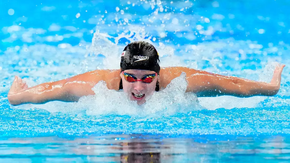 Steht über 100 Meter Schmetterling im Finale der Schwimm-WM in Doha: Angelina Köhler. - Bild: Hassan Ammar/AP/dpa