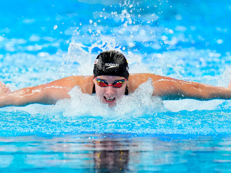 Steht über 100 Meter Schmetterling im Finale der Schwimm-WM in Doha: Angelina Köhler. - Foto: Hassan Ammar/AP/dpa