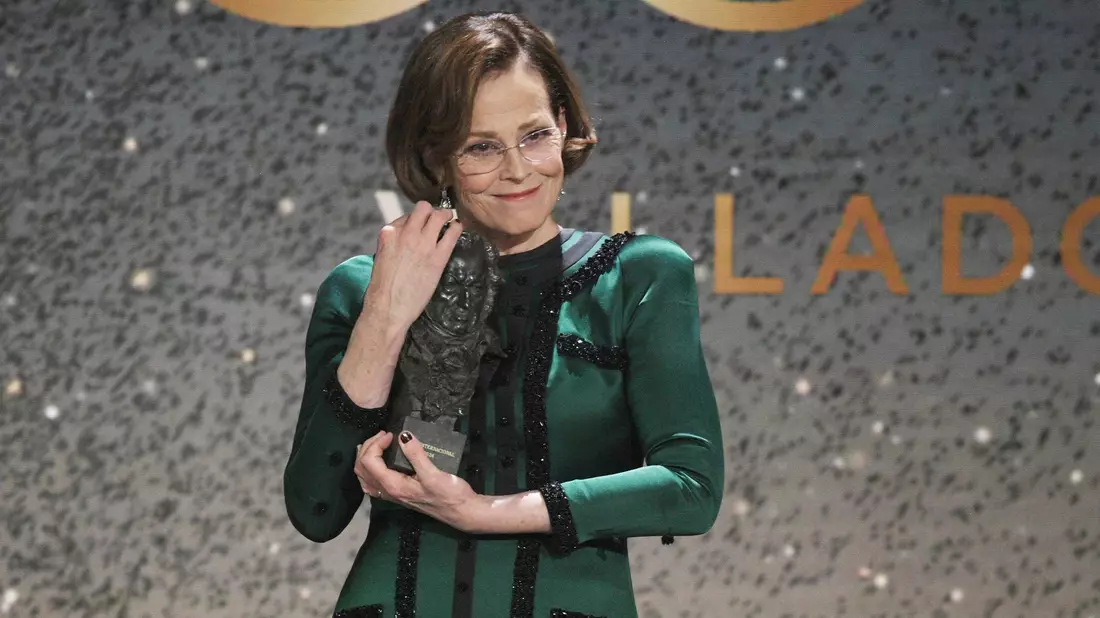 Schauspielerin Sigourney Weaver erhielt den Internationalen Goya-Preis. - Bild: Jose Oliva/Europa Press via AP/dpa