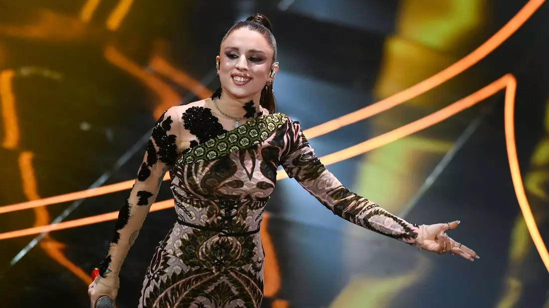 Sängerin Angelina Mango hat beim  Sanremo Musikfestival gewonnen. - Bild: Marco Alpozzi/LaPresse/AP/dpa
