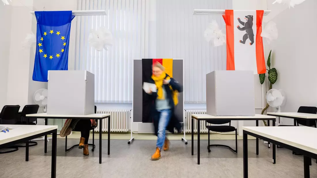 An den Mehrheitsverhältnissen im Bundestag wird der Wahlgang in Berlin nichts ändern. Kleine Verschiebungen sind aber möglich. - Bild: Christoph Soeder/dpa