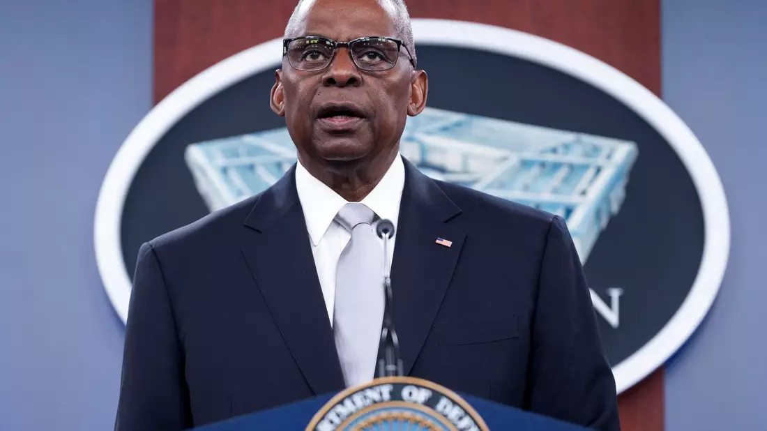 US-Verteidigungsminister Lloyd Austin hatte eine Prostatakrebserkrankung zunächst geheim gehalten. - Bild: Kevin Wolf/FR33460 AP/dpa