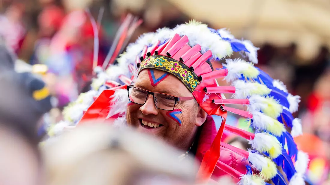 Rosenmontag ist der Höhepunkt der Karnevalszeit. - Bild: Rolf Vennenbernd/dpa