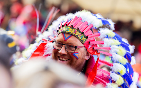 Rosenmontag ist der Höhepunkt der Karnevalszeit. - Foto: Rolf Vennenbernd/dpa