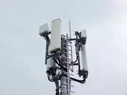 Ein Mobilfunksendemast: Die Telekommunikationsanbieter sind von dem Minderungsrecht wenig begeistert. - Foto: Rolf Vennenbernd/dpa