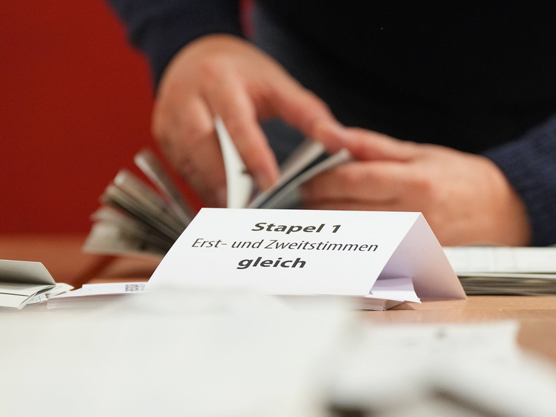 Wegen zahlreicher Pannen musste die Bundestagswahl 2021 in Berlin teilweise wiederholt werden. - Foto: Soeren Stache/dpa