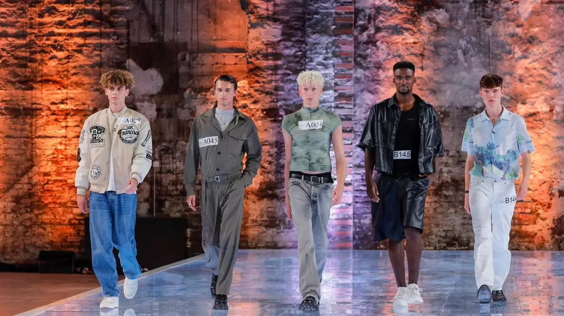Hebt Lufthansa-Purser Niklas jetzt als Model ab? Germany's Next Topmodel - by Heidi Klum startet am Donnerstag auf ProSieben - Bild: (c) ProSieben/Richard Hübner, presseportal.de