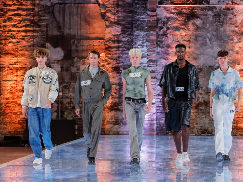 Hebt Lufthansa-Purser Niklas jetzt als Model ab? Germany's Next Topmodel - by Heidi Klum startet am Donnerstag auf ProSieben - Foto: (c) ProSieben/Richard Hübner, presseportal.de